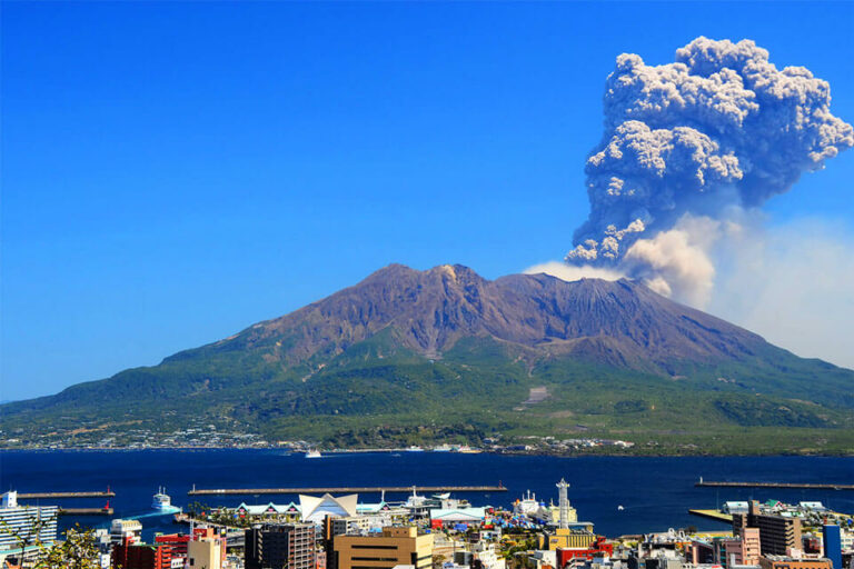 Volcano eruption in Japan on April 24, 2020 (Video)
