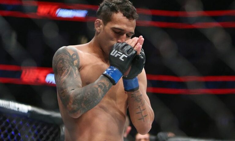 Charles Oliveira wants to get a fight with Porrier