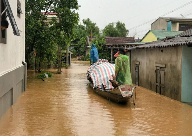 7 people become victims of floods in central Vietnam. Video