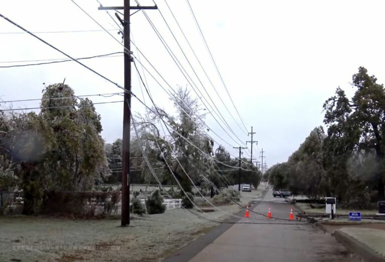 USA weather. Ice storm de-energized about 400 thousand homes in Oklahoma and Texas