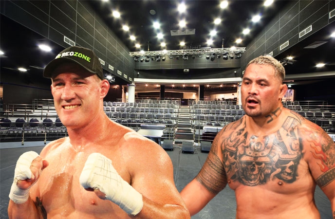 Mark Hunt tried to knock out an opponent at the weigh-in ceremony.