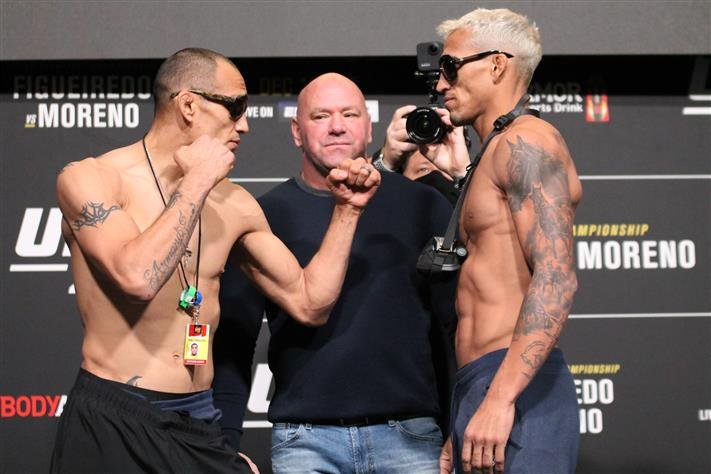 Charles Oliveira is ready to go down to featherweight for what