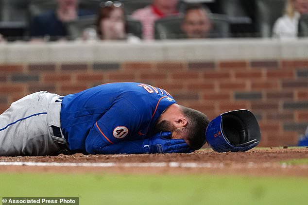 Mets’ Kevin Pillar has multiple nasal fractures after bloody beaning