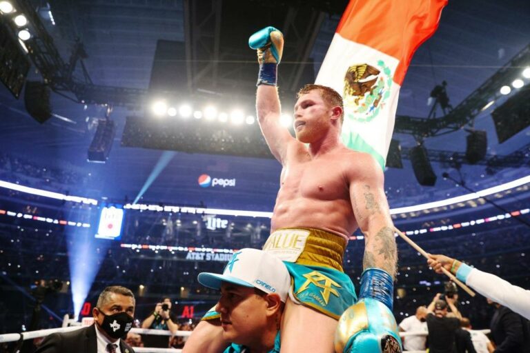 Saunders fought, but Canelo crushed him too. There is one belt to the rank of absolute.