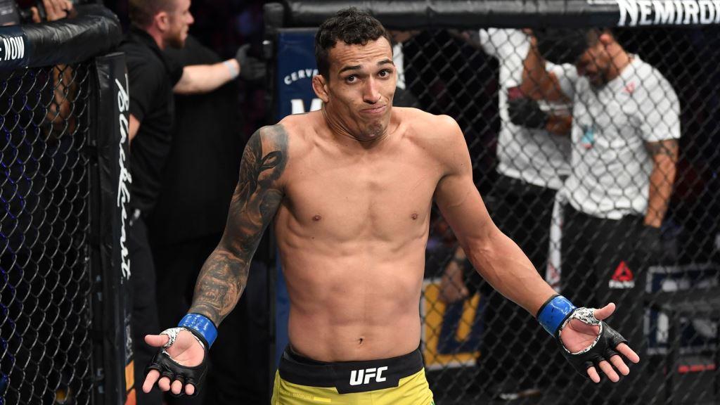 Charles Oliveira predicts Conor McGregor will be in knockout by Dustin Poirier at UFC 264