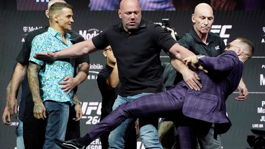 Conor McGregor throws kick at Dustin Poirier during faceoff - video