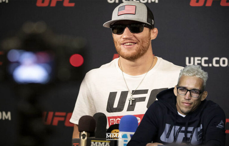 Charles Oliveira didn’t appreciate Justin  Gaethje pretending to be respectful to his face during UFC 269 backstage interaction