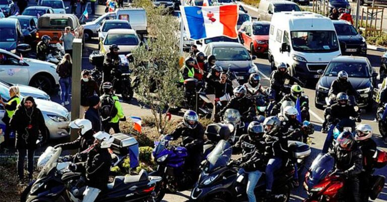 Police intercept “Freedom Convoy” on its way to Paris