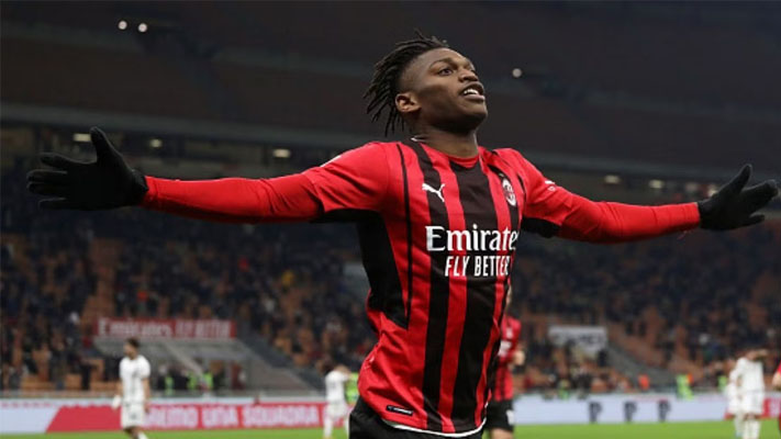 AC Milan star Rafael Leao's father has provided an update on the player's future amid interest from Chelsea