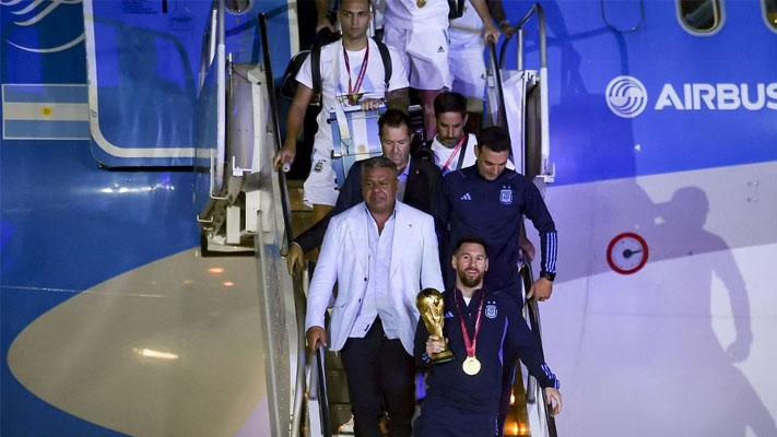 VIDEO: Lionel Messi and Argentina land in Buenos Aires as 2022 FIFA World Cup winners