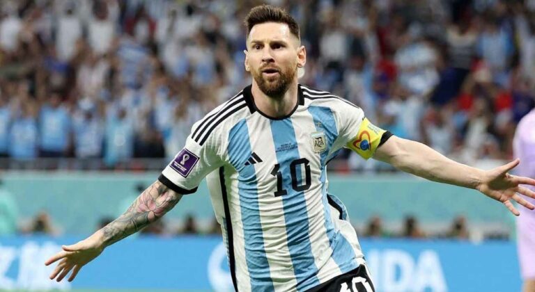 Manchester United star sends special message to Lionel Messi after 2022 FIFA World Cup triumph