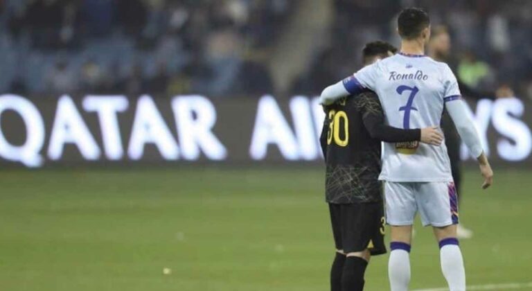 Cristiano Ronaldo and Lionel Messi greet each other warmly for the first time after 2022 FIFA World Cup