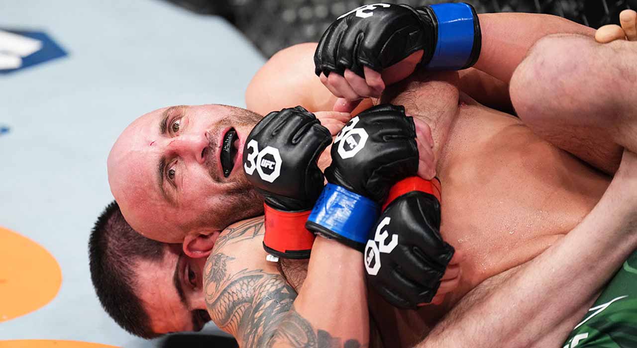 MMA Fans mercilessly troll Islam Makhachev as he tries to downplay Alex Volkanovski’s striking at UFC 284