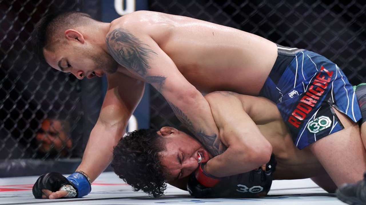 UFC 287 - The youngest UFC fighter Raul Rosas Jr. couldn't prove himself against a 25-year-old Christian Rodriguez (HIGHLIGHTS)