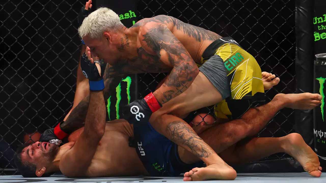Check out how the pros reacted to ‘Charles Oliveira vs. Beneil Dariush’ fight at UFC 289