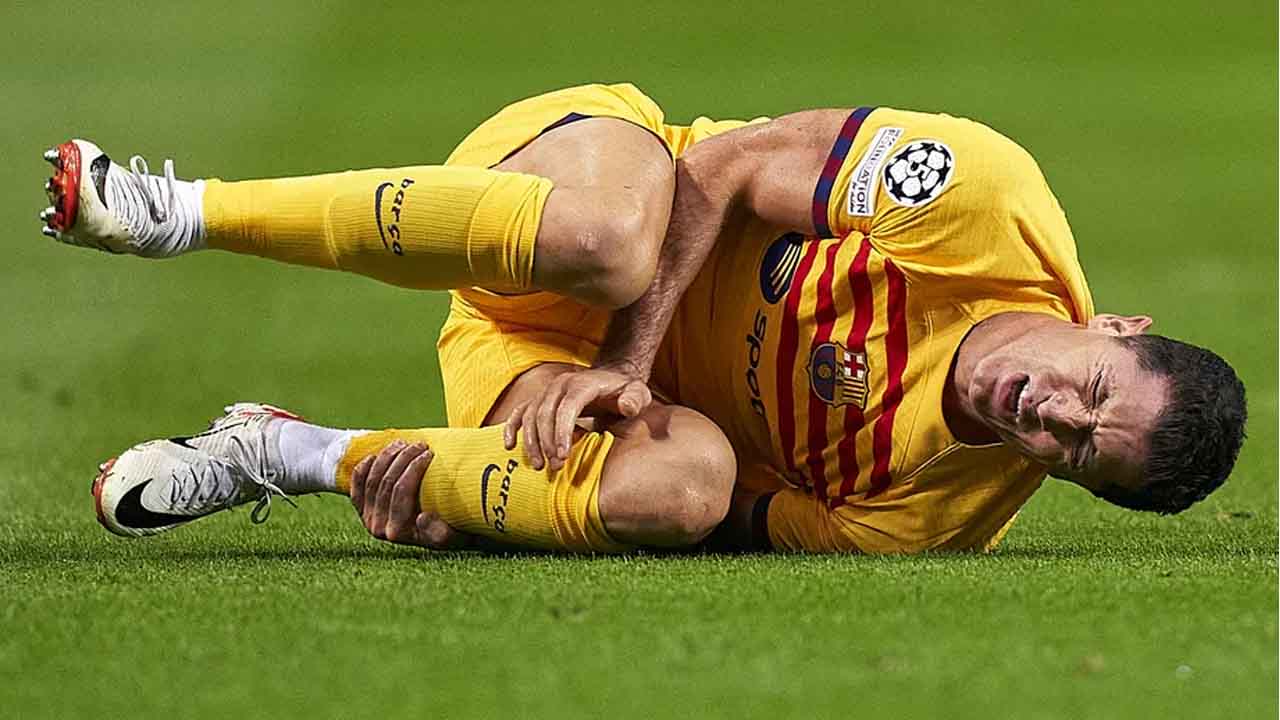Another injury problem - Robert Lewandowski limps out of Barcelona’s Champions League clash with Porto