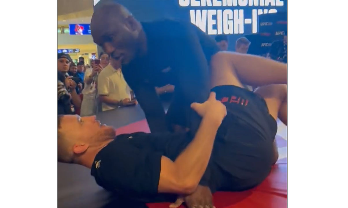 Take a look how Kamaru Usman appears to cut short his open workout
