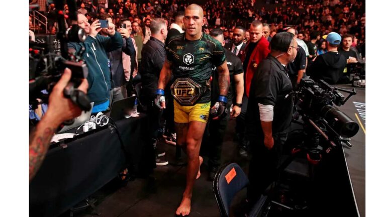 The legendary UFC heavyweight champion is convinced of Alex Pereira’s chances for three belts, but calls the fighter who can become his ‘Achilles heel’