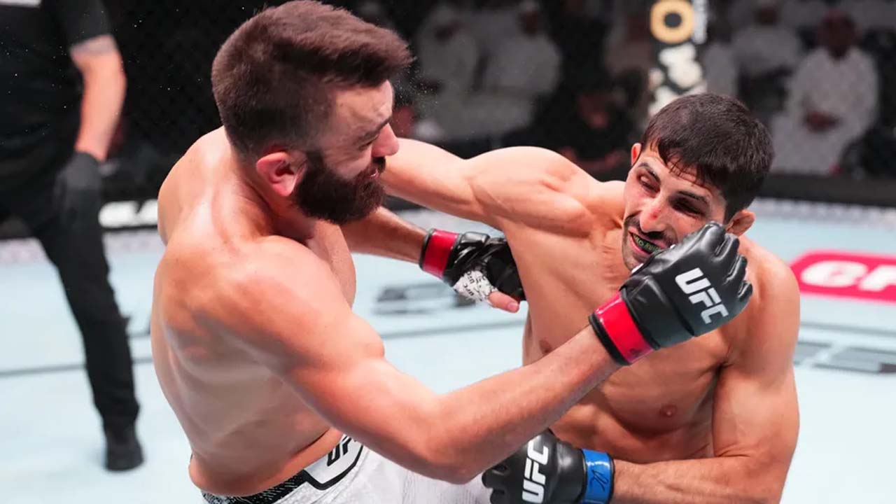 Kaue Fernandes cracks Mohammad Yahya with blistering knockout combo at UFC Abu Dhabi (VIDEO)