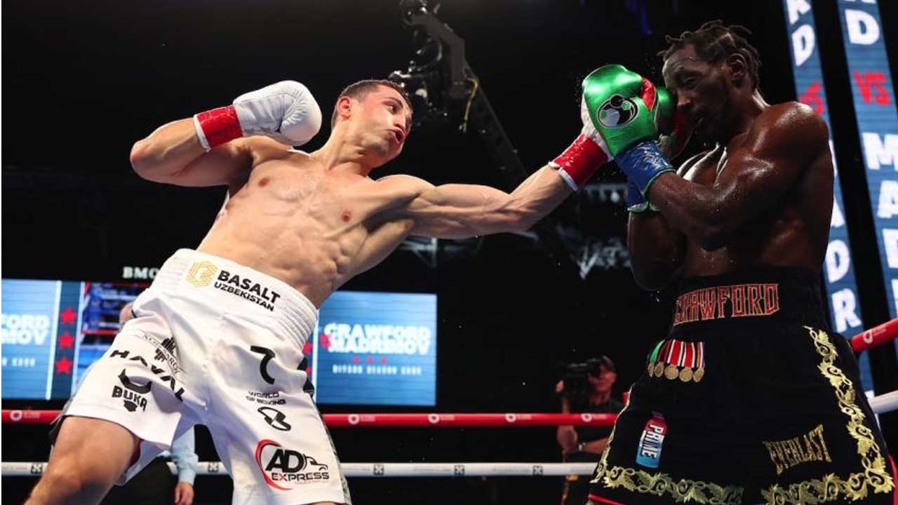 Terence Crawford, to the buzz of the arena, took the title away from Israil Madrimov