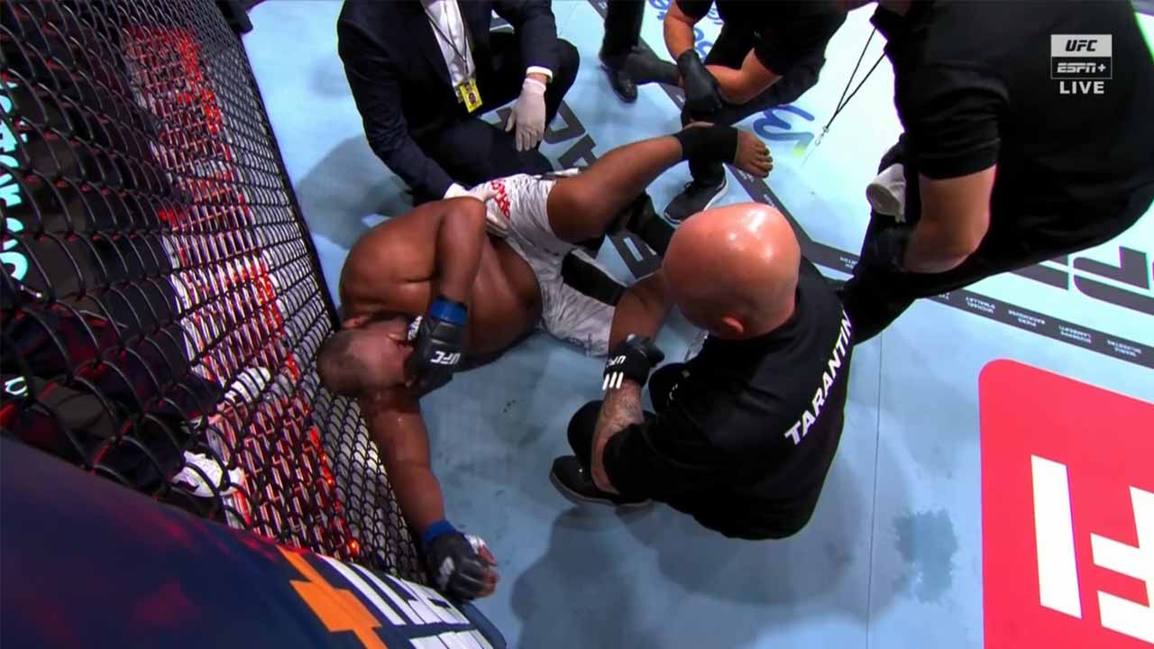 Kennedy Nzechukwu finishes Chris Barnett at UFC 308, gets knocked out early