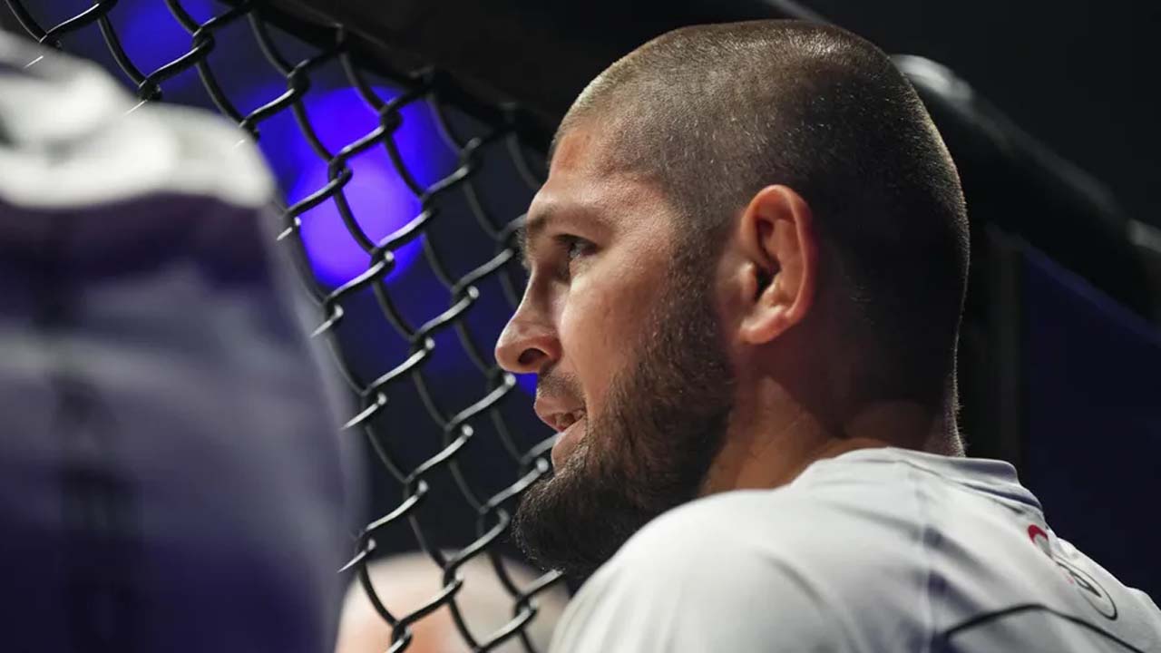 Khabib Nurmagomedov risks wrath of former opponent by telling him to retire