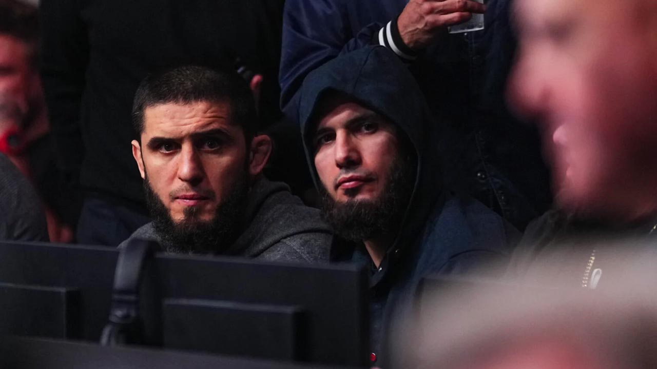 Islam Makhachev shocks fans as he names UFC legend as his dream opponent