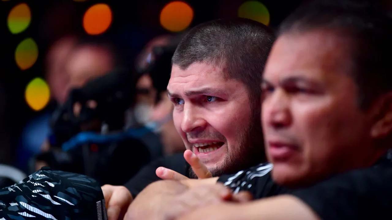 Khabib was left helpless as Daniel Cormier react to the defeat of Umar Nurmagomedov at UFC 311